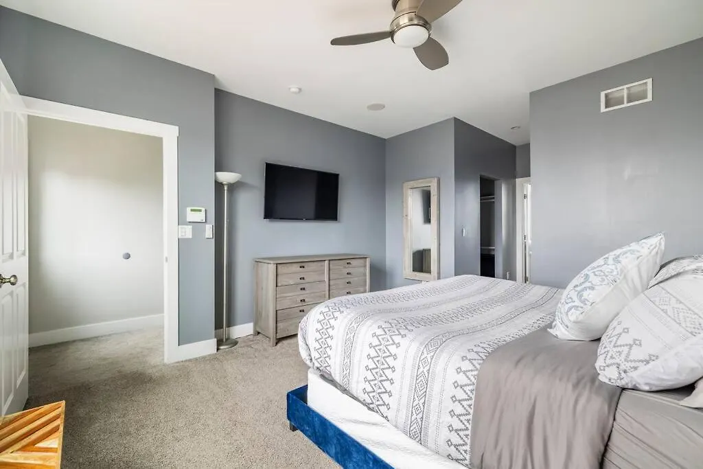 別荘 Family-Friendly 4Br Retreat Sleeps 12, Private Yard, Garage, Close To Stadiums, Casino & Downtown ピッツバーグ