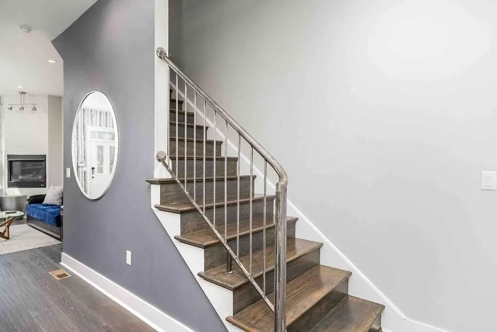 別荘 Family-Friendly 4Br Retreat Sleeps 12, Private Yard, Garage, Close To Stadiums, Casino & Downtown ピッツバーグ