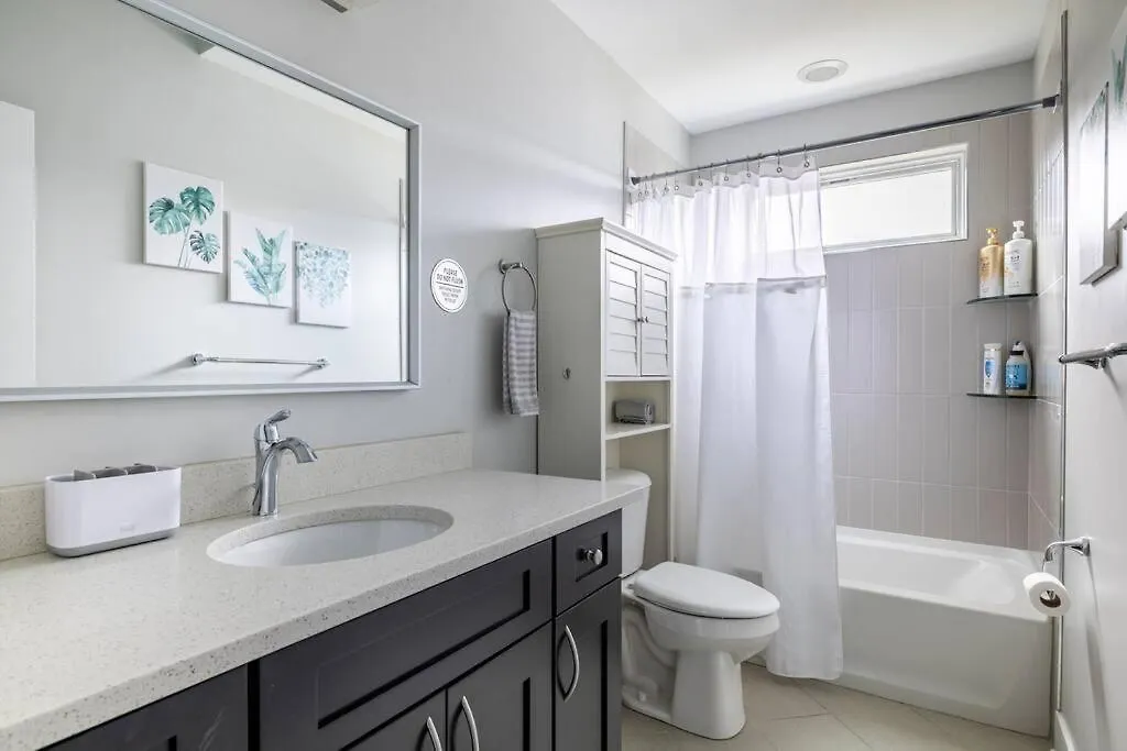 別荘 Family-Friendly 4Br Retreat Sleeps 12, Private Yard, Garage, Close To Stadiums, Casino & Downtown ピッツバーグ