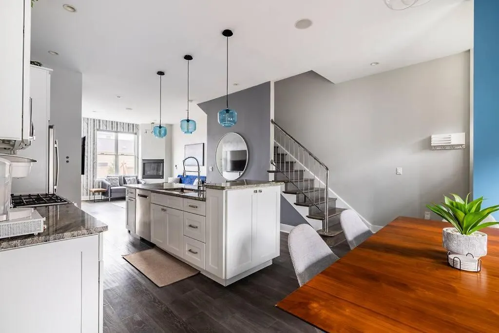 別荘 Family-Friendly 4Br Retreat Sleeps 12, Private Yard, Garage, Close To Stadiums, Casino & Downtown ピッツバーグ