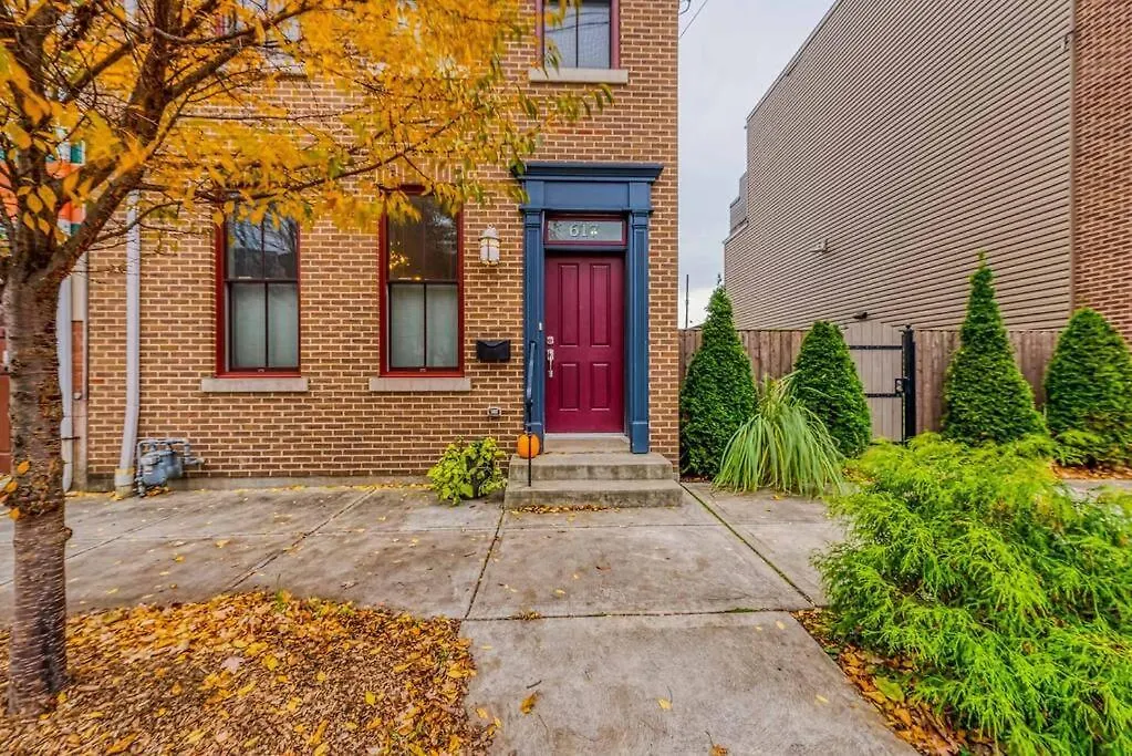 Family-Friendly 4Br Retreat Sleeps 12, Private Yard, Garage, Close To Stadiums, Casino & Downtown ピッツバーグ 別荘